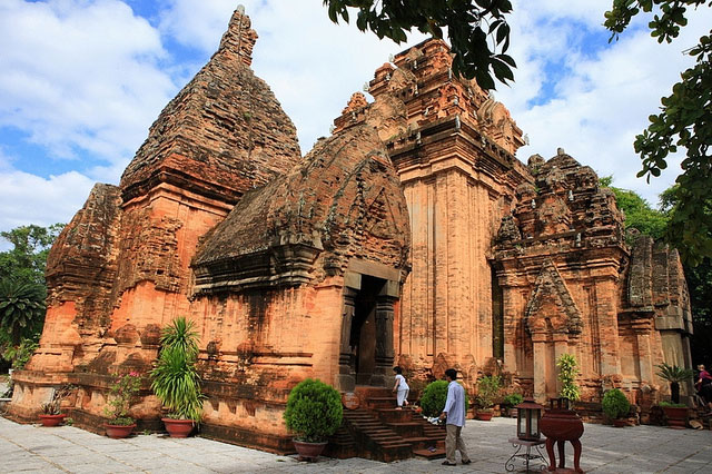 10 địa điểm du lịch đẹp và hấp dẫn ở Nha Trang