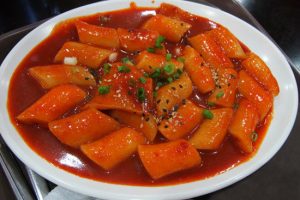 Cách làm bánh gạo cay Topokki chuẩn vị Hàn Quốc