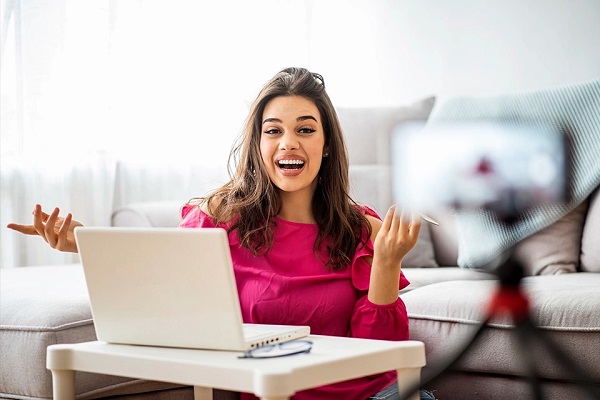 Đầu tư theo Finfluencer Marketing: Nên hay không?