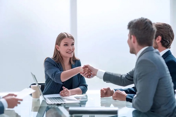 Kỹ năng thương lượng tài chính: Cách đàm phán lương, hợp đồng, vay vốn hiệu quả